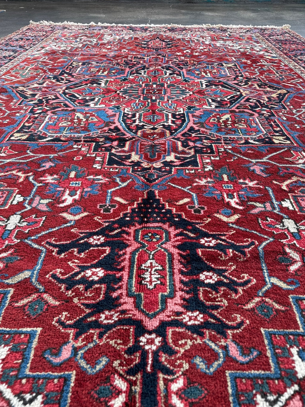 Persian Heriz Rug — Ruby Red & Indigo Star Medallion | 8'3" × 11'