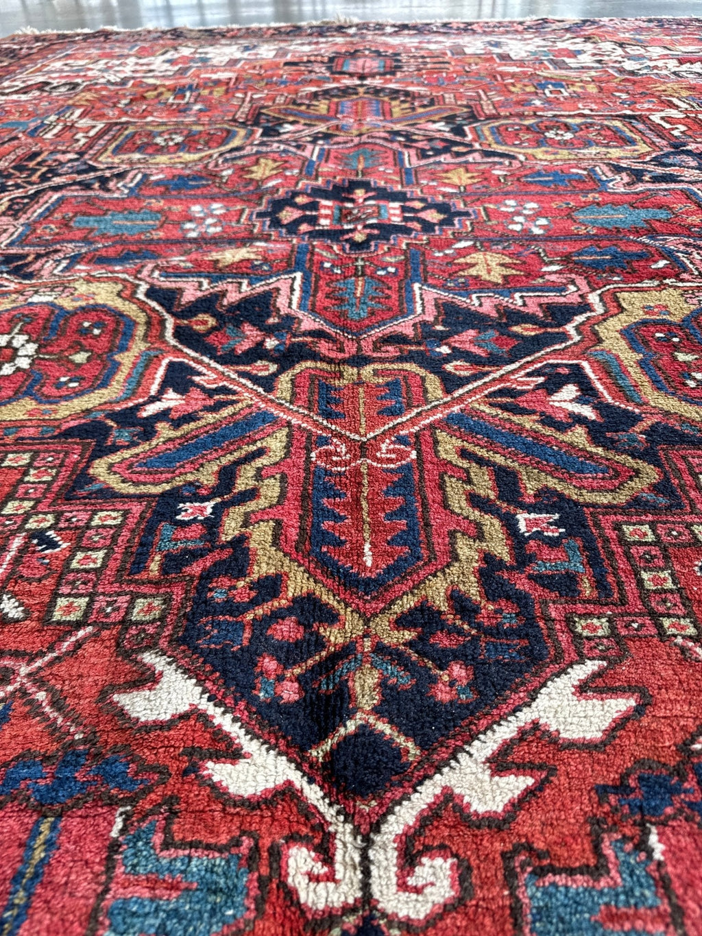 Persian Heriz Rug — Ruby Red & Indigo Star Medallion | 8'3" × 11'