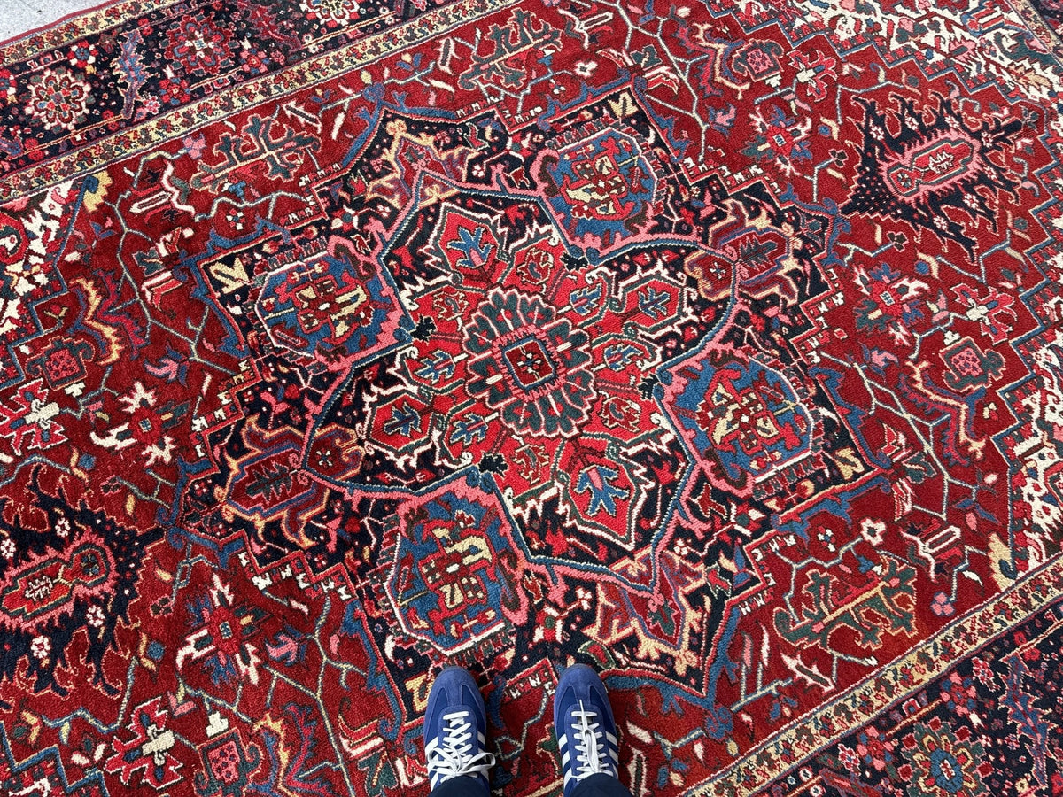 Persian Heriz Rug — Ruby Red & Indigo Star Medallion | 8'3" × 11'
