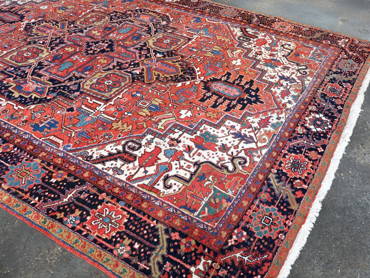 Persischer Khuniq-Heriz-Teppich — Kamel- und blaues, Tajeri-inspiriertes Design | 9'5" × 12'10"