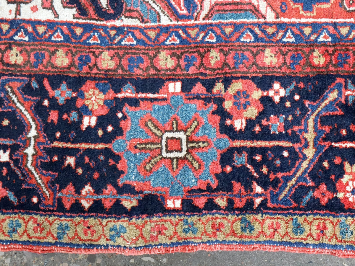 Persischer Khuniq-Heriz-Teppich — Kamel- und blaues, Tajeri-inspiriertes Design | 9'5" × 12'10"