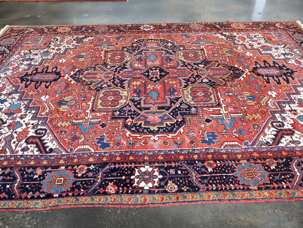 Persischer Khuniq-Heriz-Teppich — Kamel- und blaues, Tajeri-inspiriertes Design | 9'5" × 12'10"