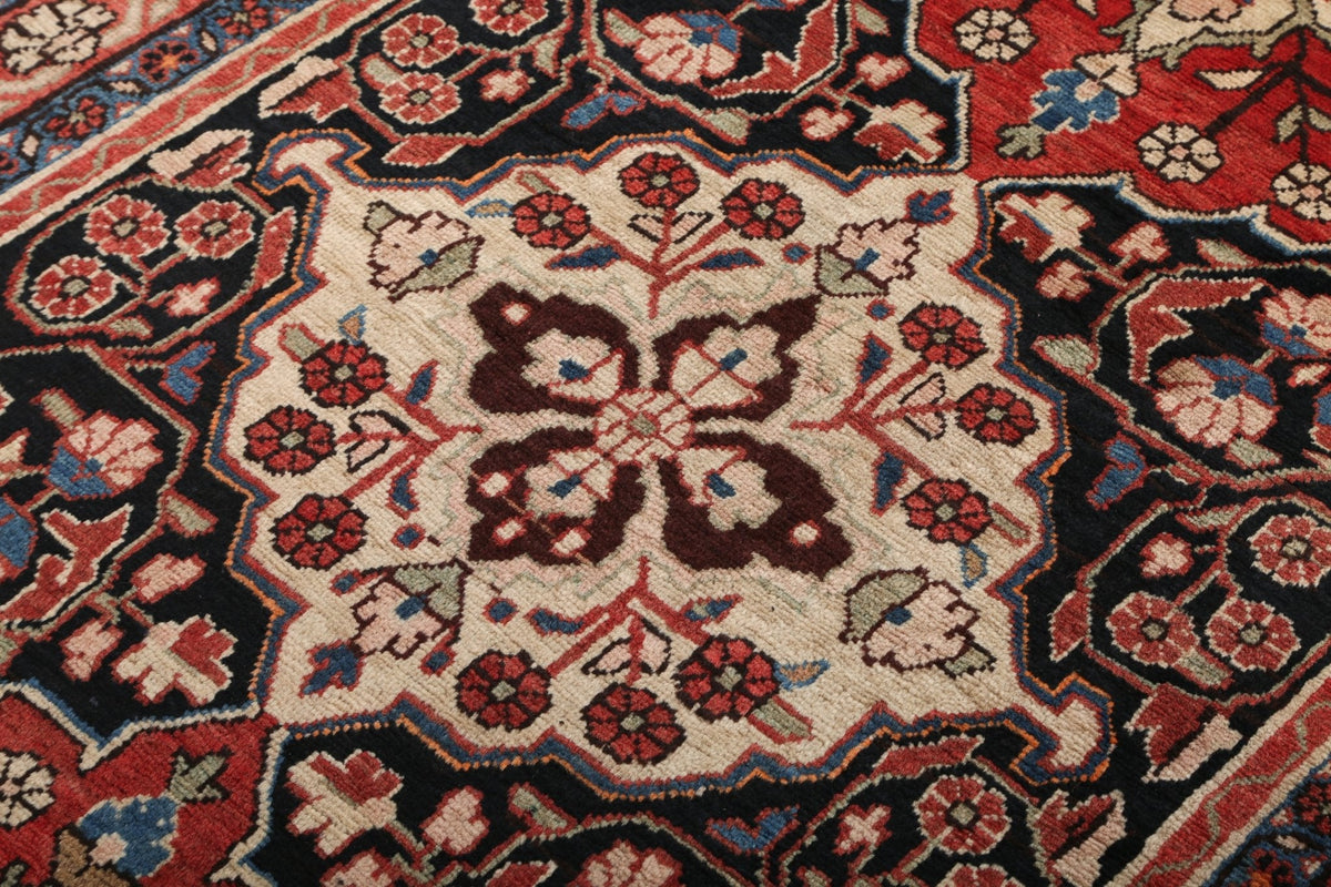 Mahal Läufer — Elfenbein & Terrakotta auf Mitternachtsblau | 3'9" × 9'3"