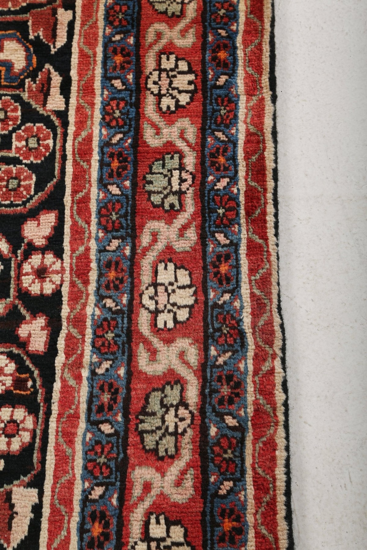 Mahal Läufer — Elfenbein & Terrakotta auf Mitternachtsblau | 3'9" × 9'3"