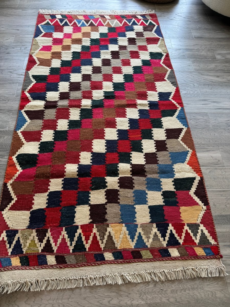 Persian Qashqai Kilim — Shaneh Pattern in Ruby & Ivory | 3'3" × 6'3"