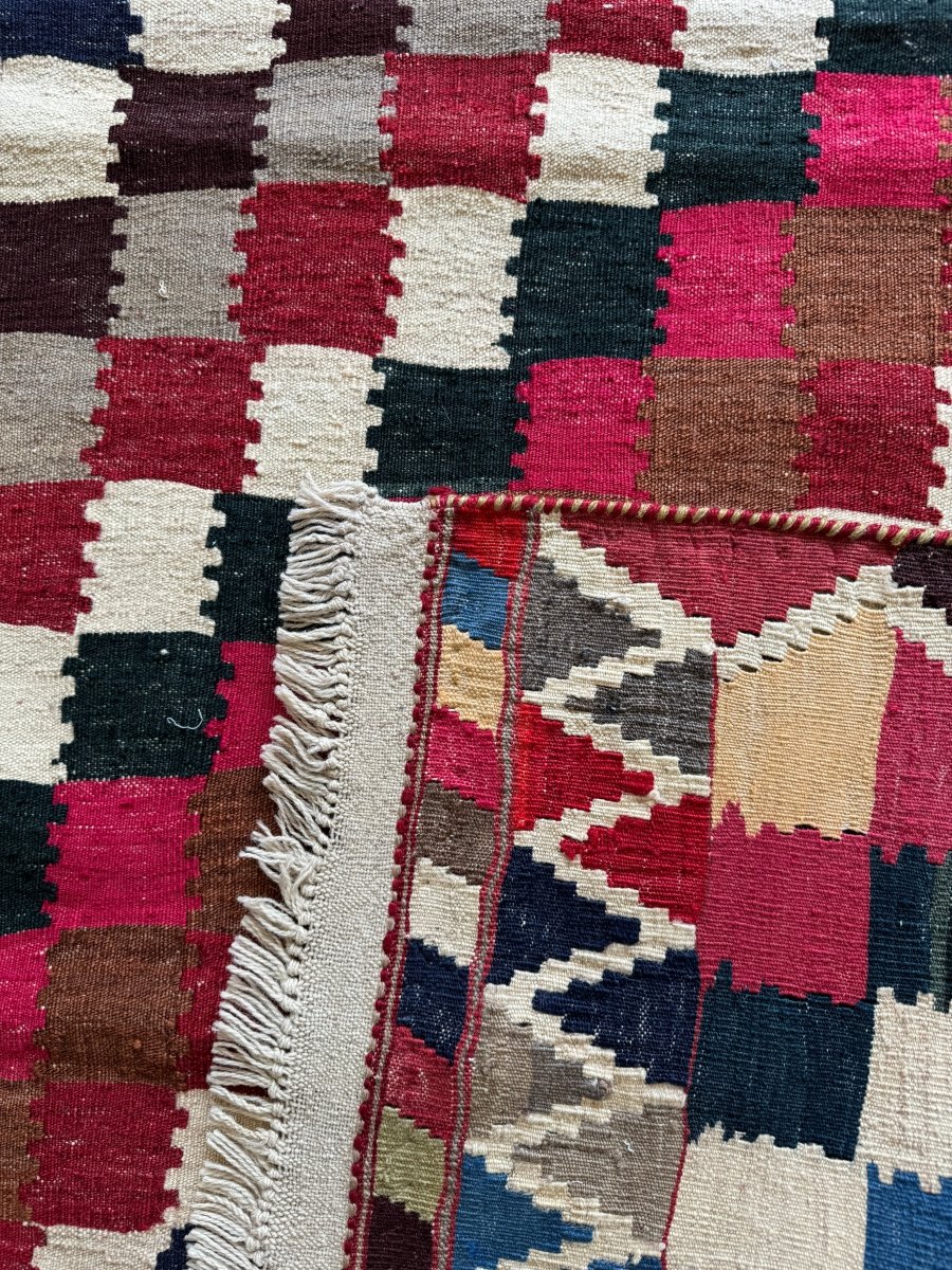Persian Qashqai Kilim — Shaneh Pattern in Ruby & Ivory | 3'3" × 6'3"