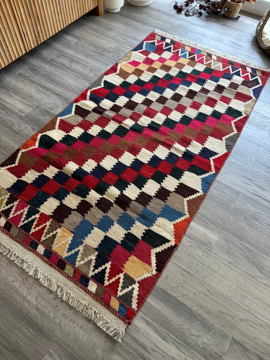 Persian Qashqai Kilim — Shaneh Pattern in Ruby & Ivory | 3'3" × 6'3"
