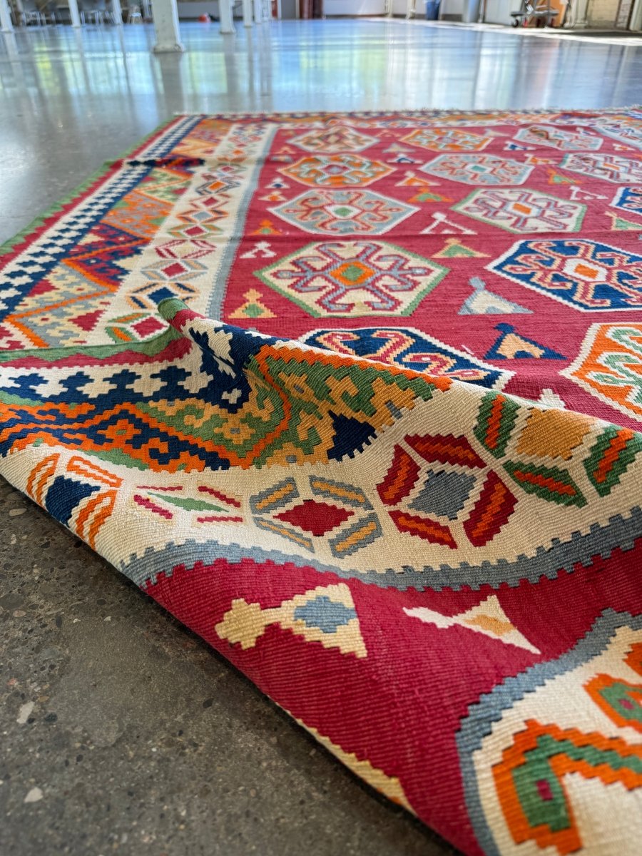 Persian Qashqai Kilim — Ruby & Colorful Scorpion Motifs | 5'4" × 9'2"