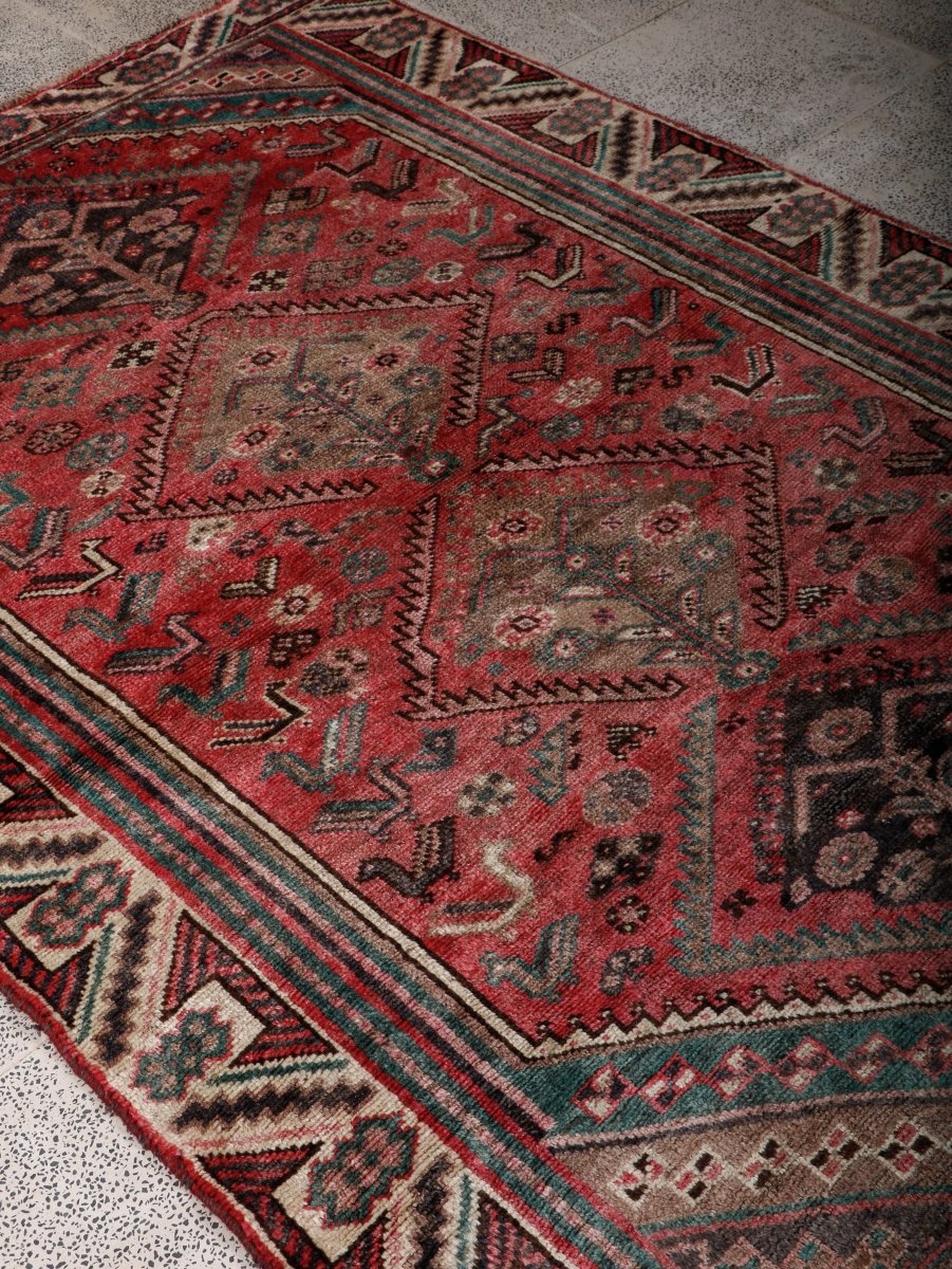 Persian Shiraz Rug — Crimson & Seafoam Tribal Diamonds | 4'9" × 6'9"