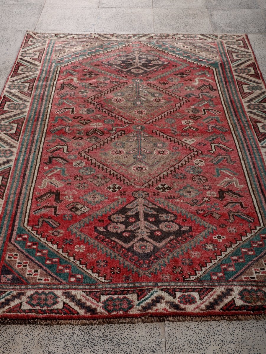 Persian Shiraz Rug — Crimson & Seafoam Tribal Diamonds | 4'9" × 6'9"