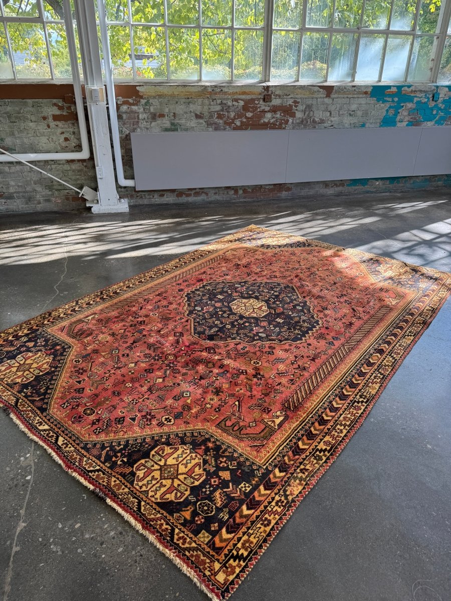 Persian Shiraz Rug | 6' 8" x 10' 1"