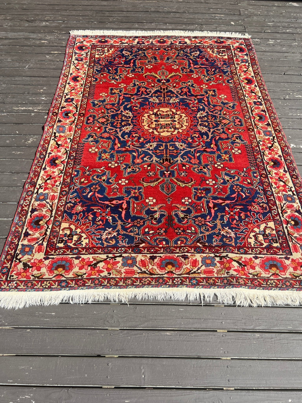 Persian Tafresh Rug | 4' 7" x 6' 5