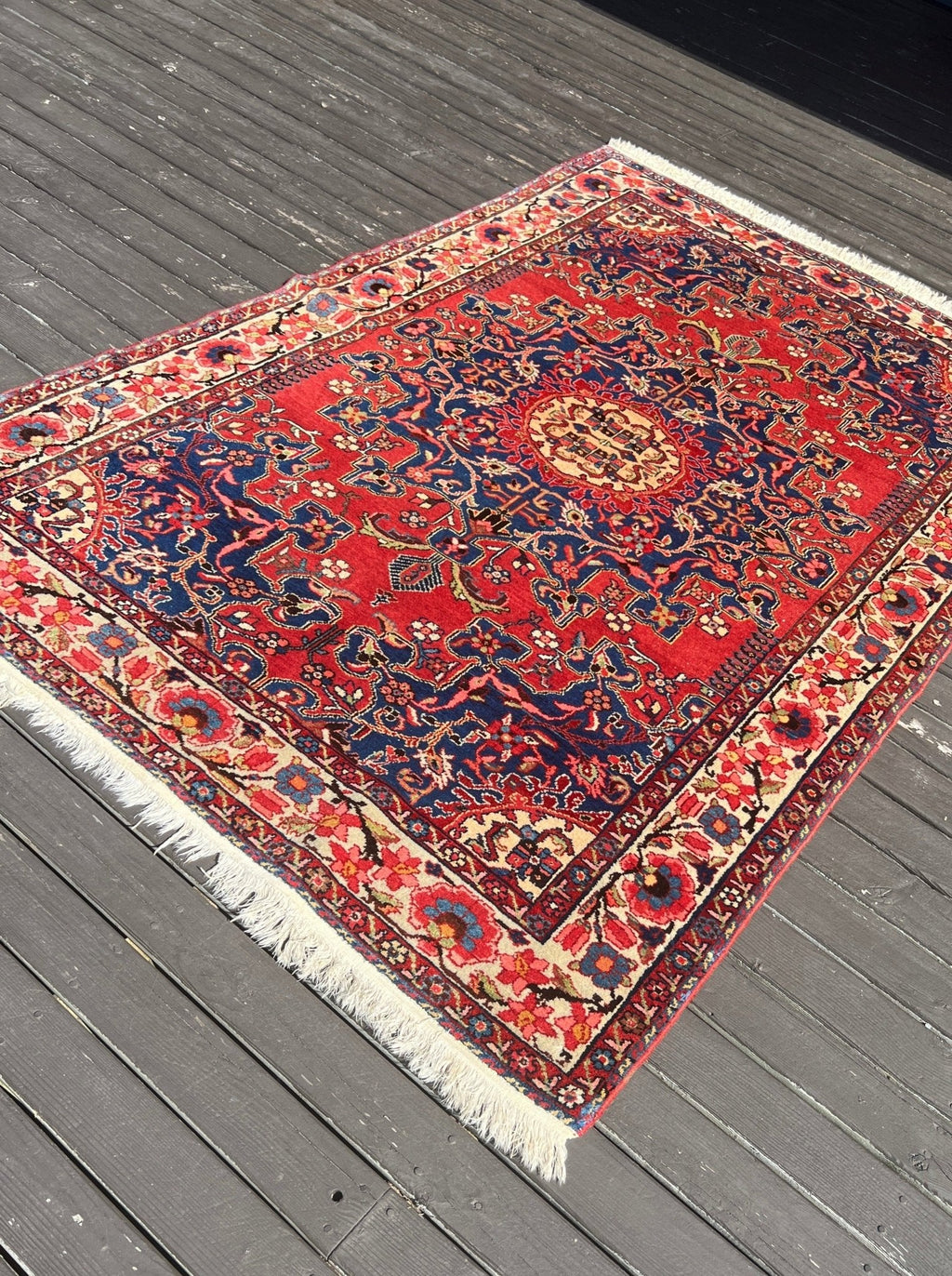 Persian Tafresh Rug | 4' 7" x 6' 5