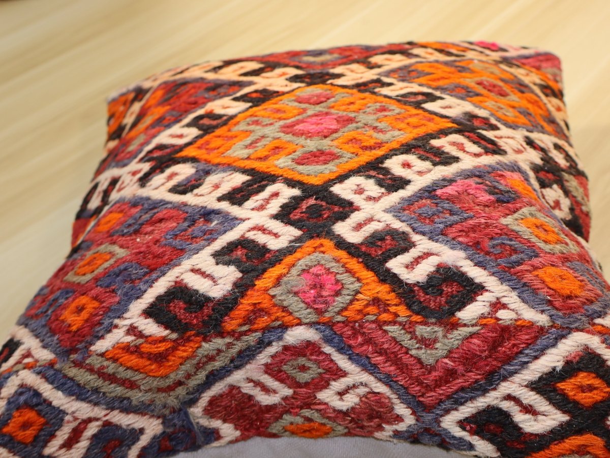 Pillow No. 011 | 16" x 16"