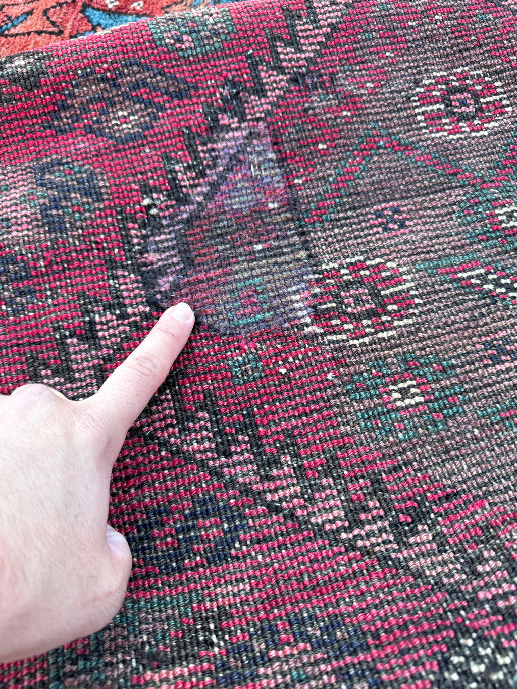 Persian Shiraz Rug — Crimson & Seafoam Tribal Diamonds | 4'9" × 6'9"