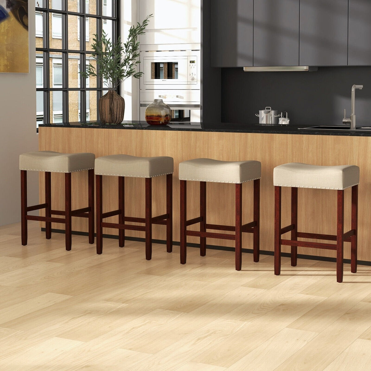 Juego de 2 taburetes de bar tipo silla de montar sin respaldo con ribete de tachuelas en color beige, altura del asiento de 25 pulgadas