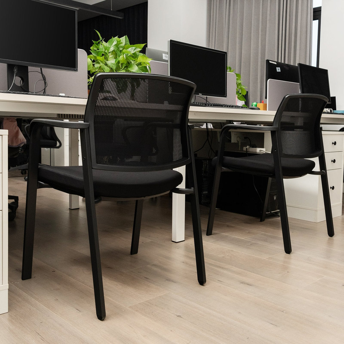 Lot de 2 chaises de salle de réception empilables avec assise rembourrée - Noir