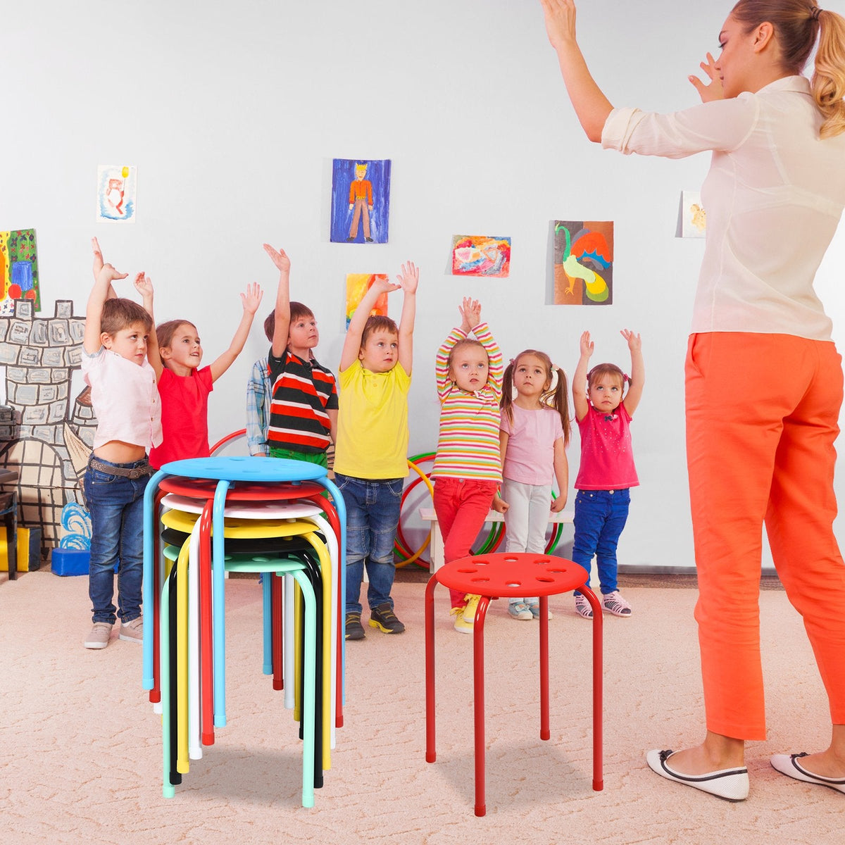 6er-Set stapelbarer Hocker ohne Rückenlehne mit belüfteten Kunststoffsitzen in verschiedenen Farben
