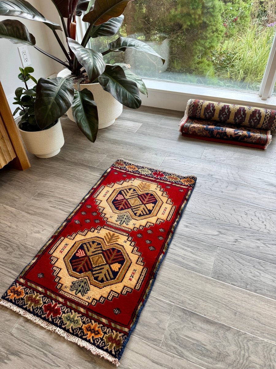 Persian Turkmen Mini Rug — Crimson & Ivory Geometric Motifs | 1'5" × 2'7"