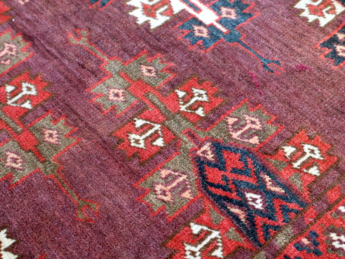 Turkmen Yomut Rug — Wine Red & Ivory Guls | 6'10" × 10'7"
