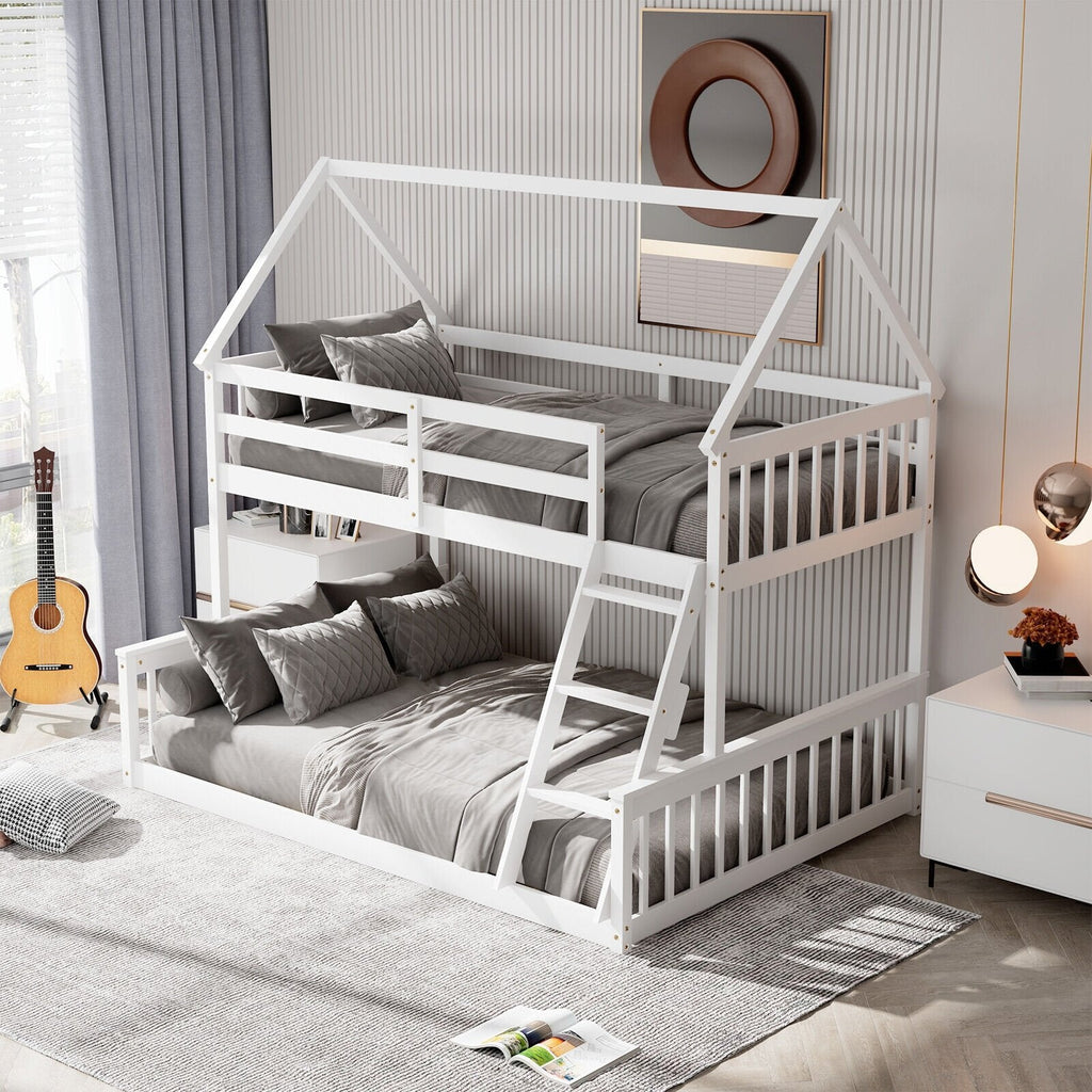 Litera de casa doble sobre matrimonial con escalera y barandales-Blanco